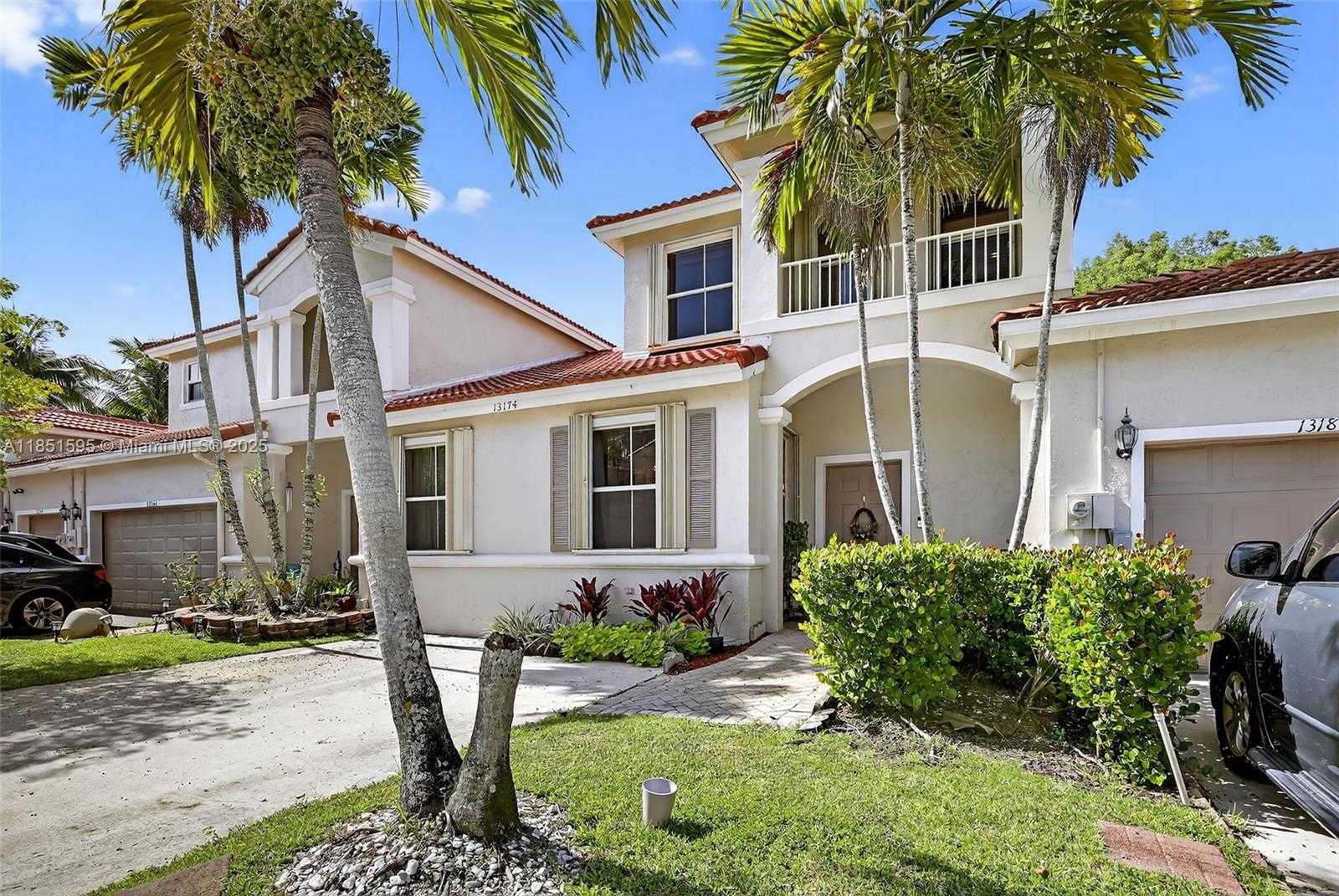 Small Image of 13174 NORTH WEST 9TH CT, Pembroke Pines Number 2