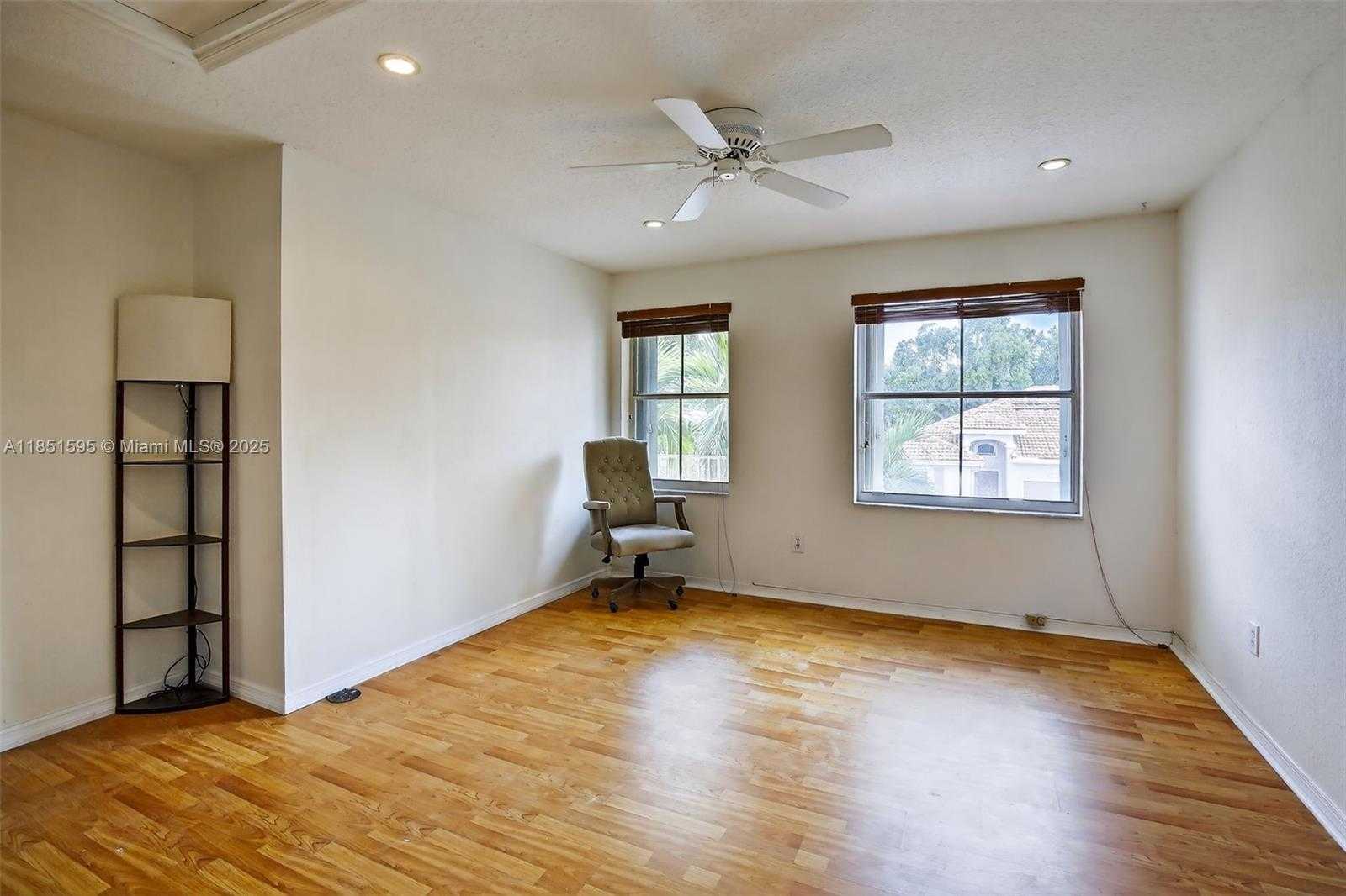 Small Image of 13174 NORTH WEST 9TH CT, Pembroke Pines Number 28