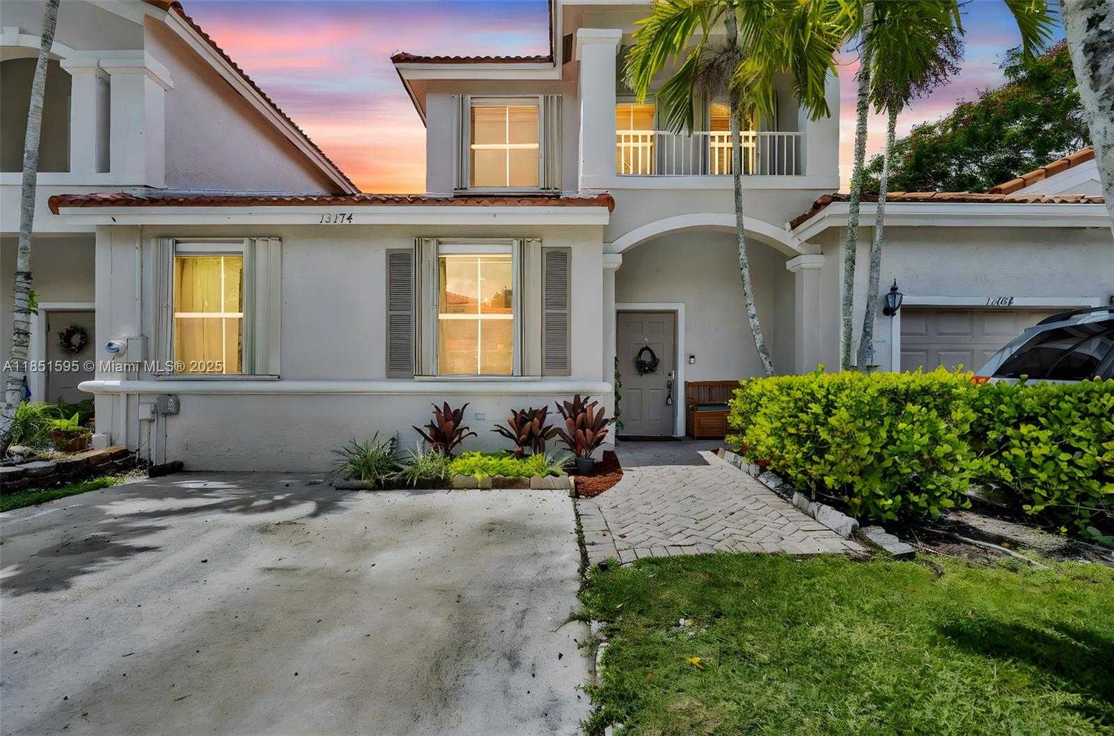 Small Image of 13174 NORTH WEST 9TH CT, Pembroke Pines Number 3