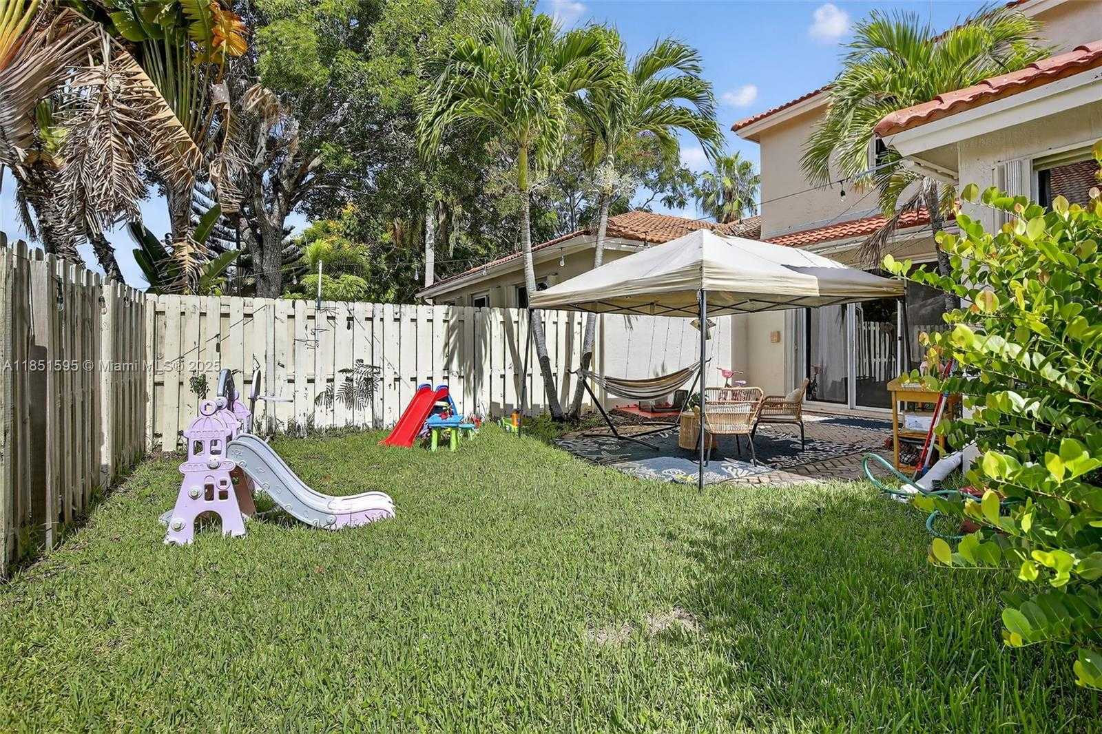 Small Image of 13174 NORTH WEST 9TH CT, Pembroke Pines Number 40