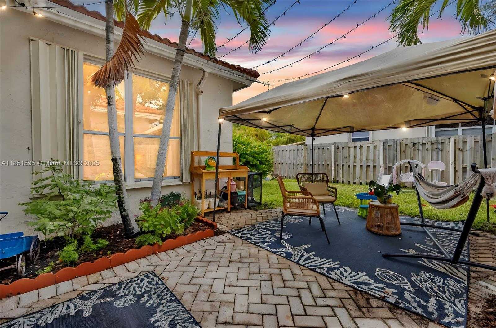 Small Image of 13174 NORTH WEST 9TH CT, Pembroke Pines Number 41