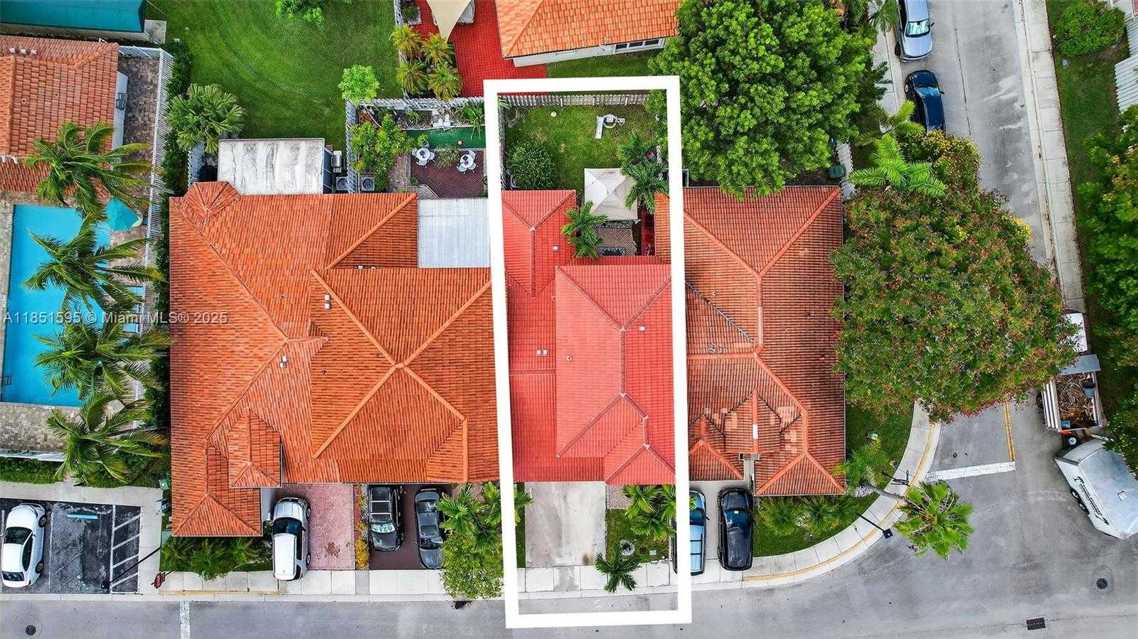Small Image of 13174 NORTH WEST 9TH CT, Pembroke Pines Number 52