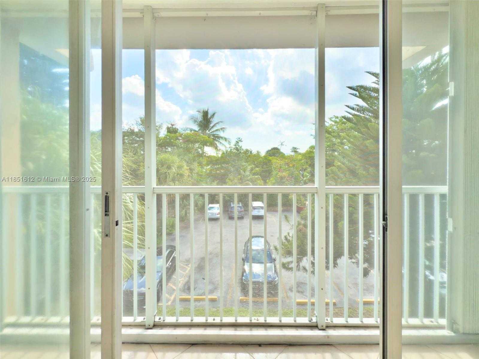 Small Image of 942 NORTH EAST 199TH ST #3B, Miami Number 15
