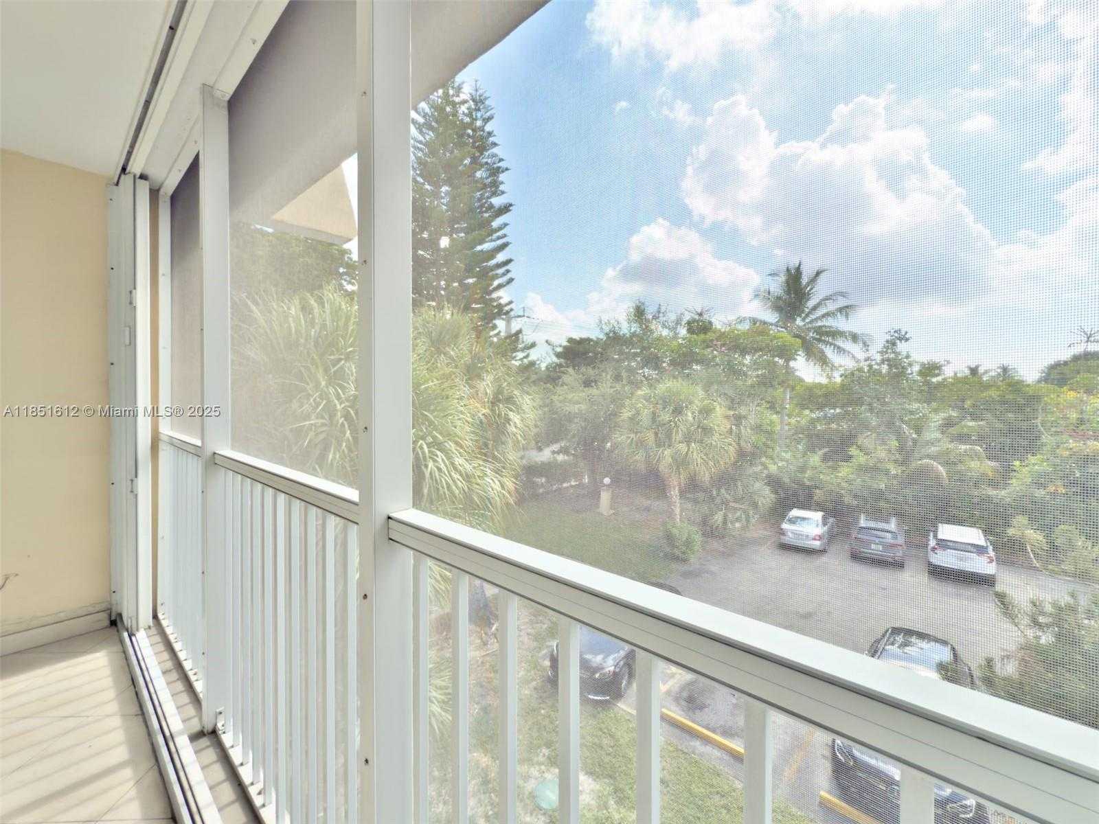 Small Image of 942 NORTH EAST 199TH ST #3B, Miami Number 16