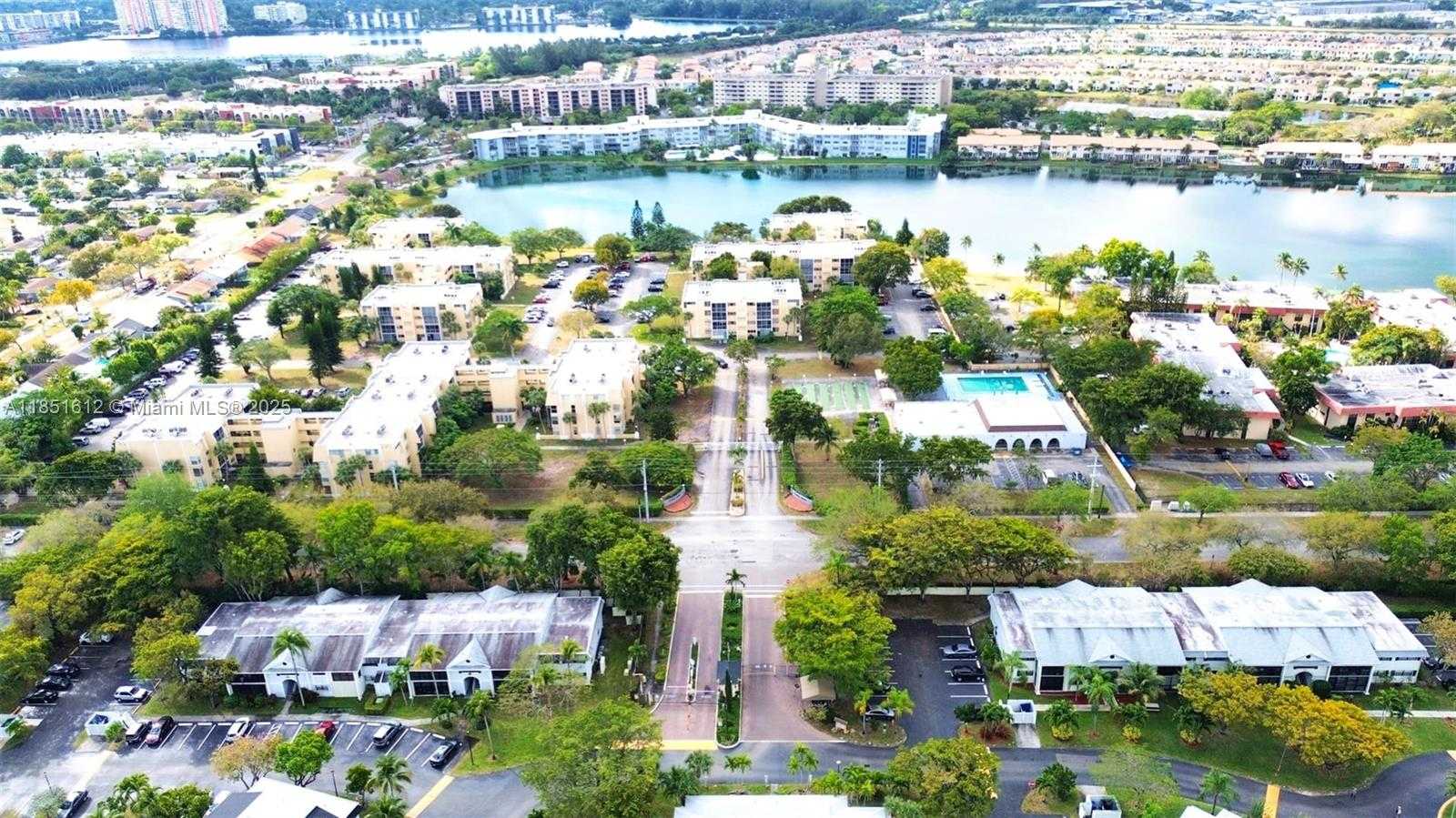 Small Image of 942 NORTH EAST 199TH ST #3B, Miami Number 19