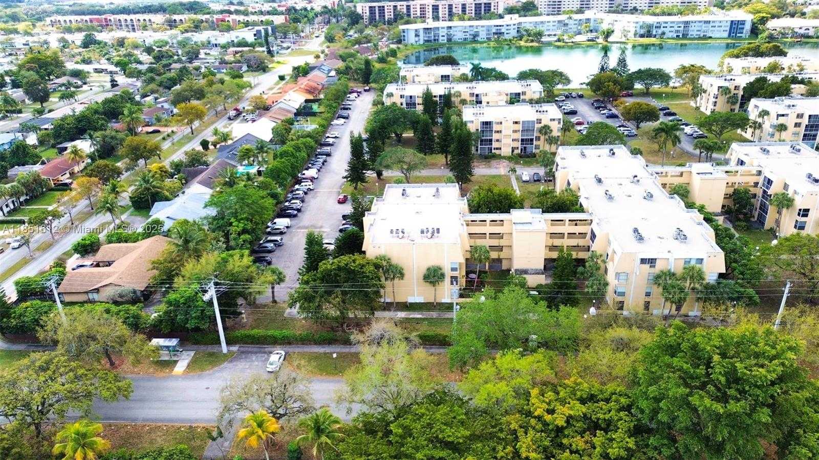 Small Image of 942 NORTH EAST 199TH ST #3B, Miami Number 21