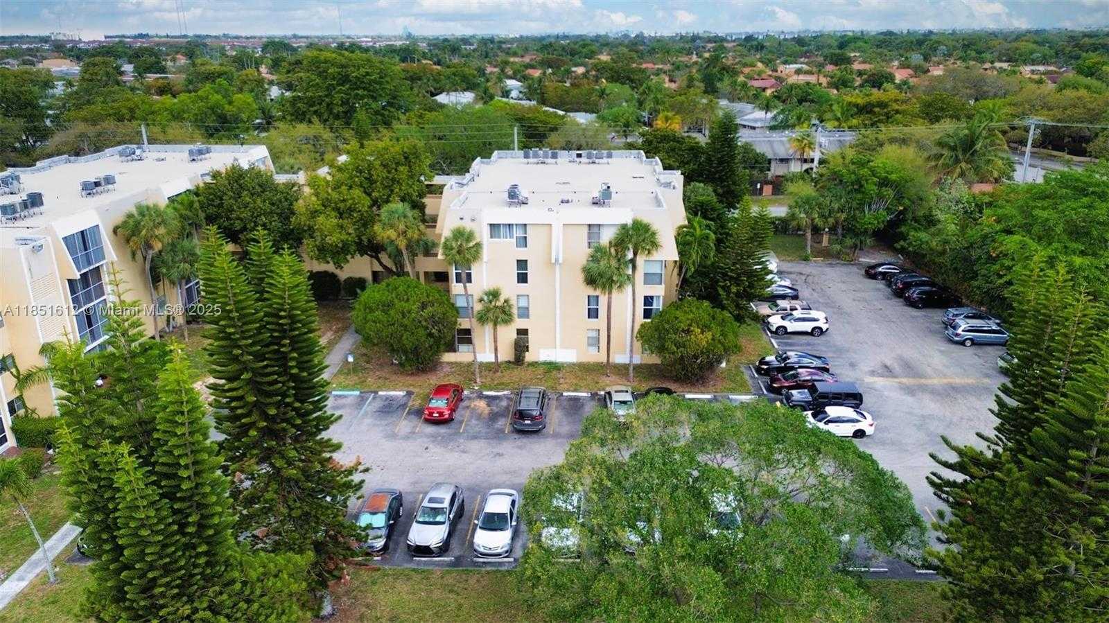 Small Image of 942 NORTH EAST 199TH ST #3B, Miami Number 22