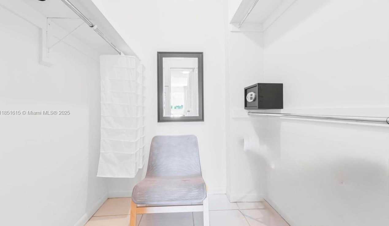 Small Image of 5601 Collins Ave, Miami Beach, FL 33140, USA Number 17