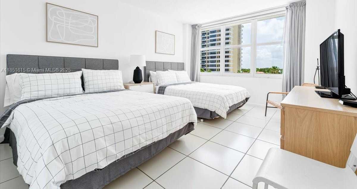 Small Image of 5601 Collins Ave, Miami Beach, FL 33140, USA Number 18
