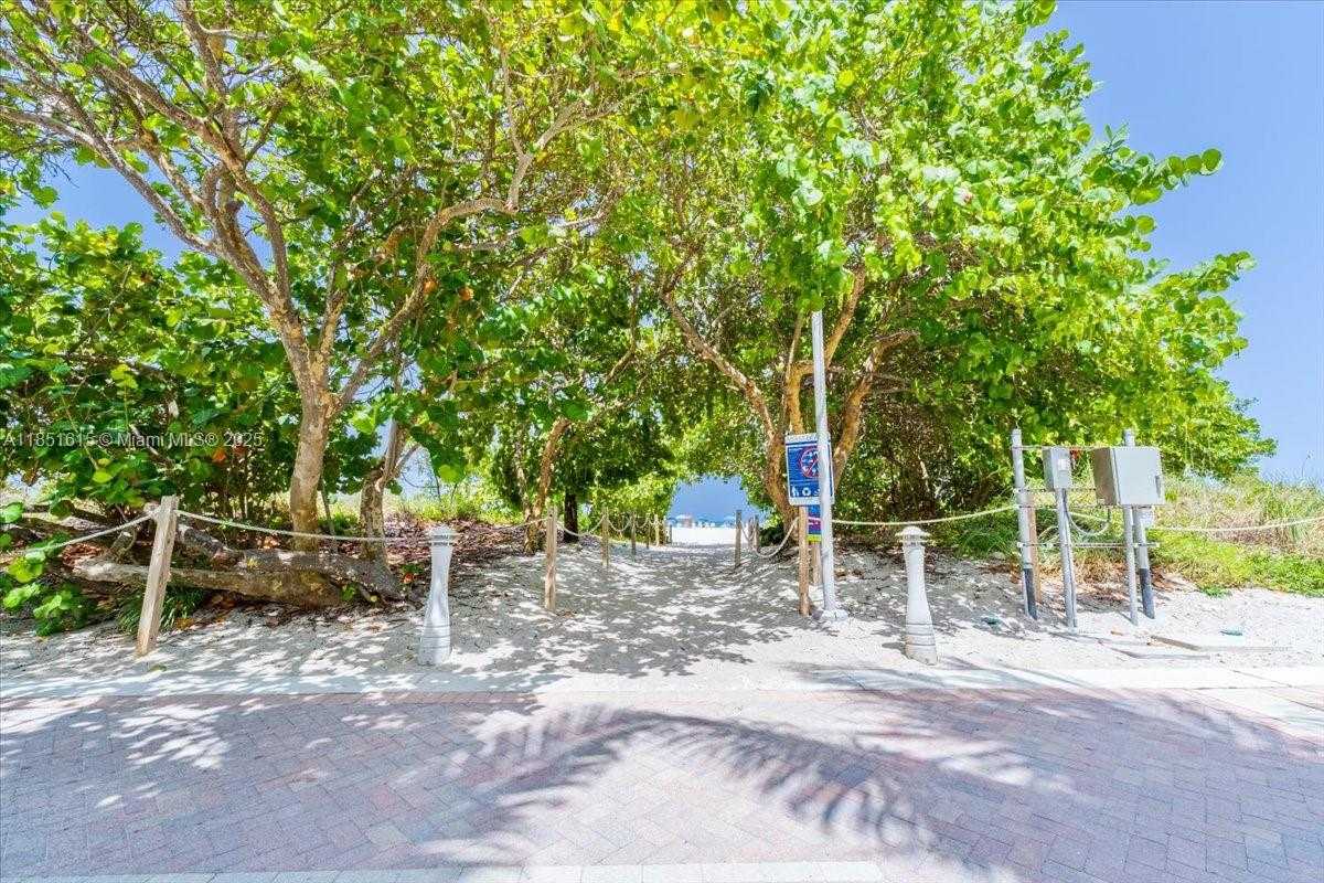 Small Image of 5601 Collins Ave, Miami Beach, FL 33140, USA Number 25