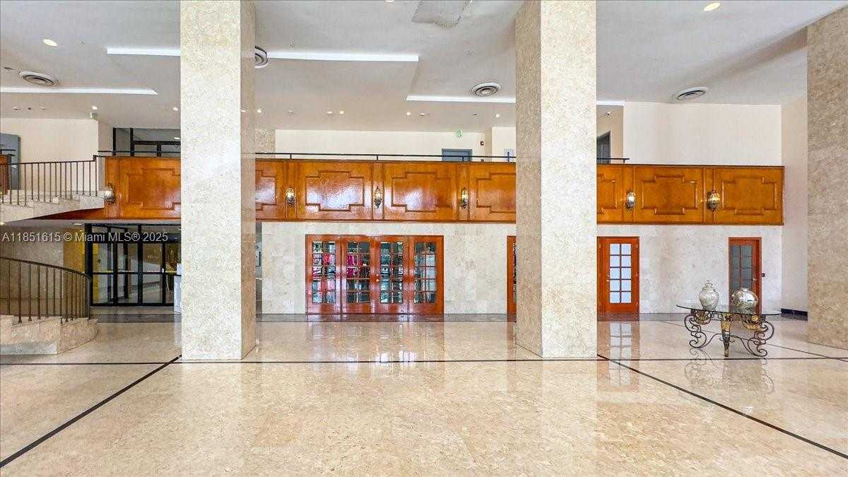 Small Image of 5601 Collins Ave, Miami Beach, FL 33140, USA Number 30