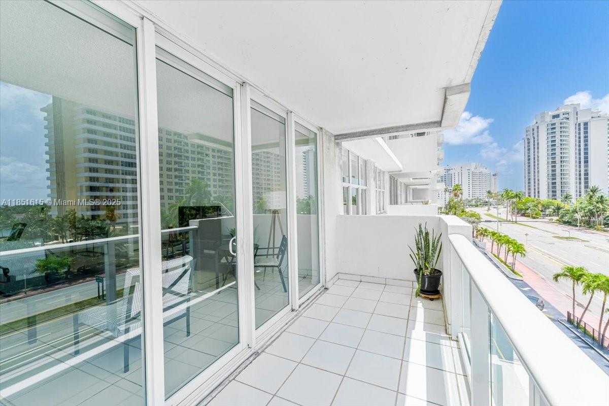Small Image of 5601 Collins Ave, Miami Beach, FL 33140, USA Number 9
