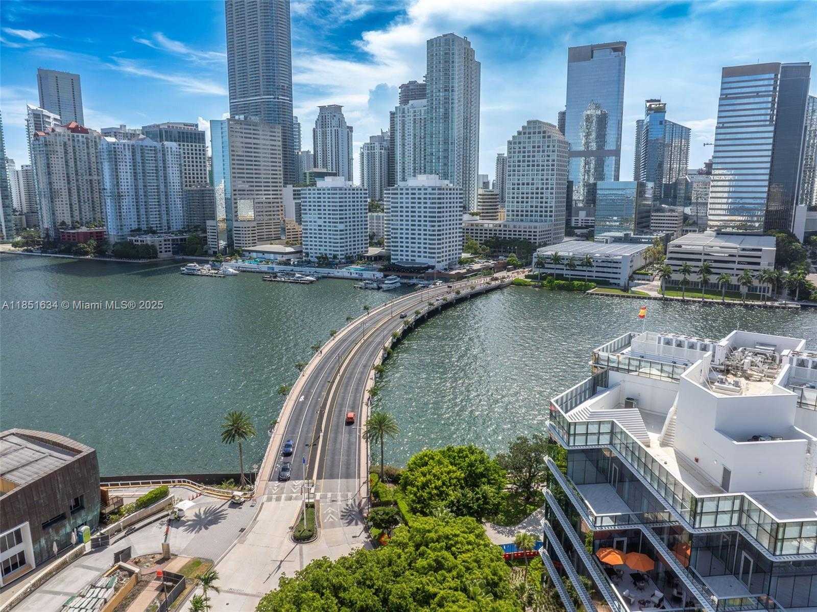 Small Image of 770 CLAUGHTON ISLAND DR #409, Miami Number 2