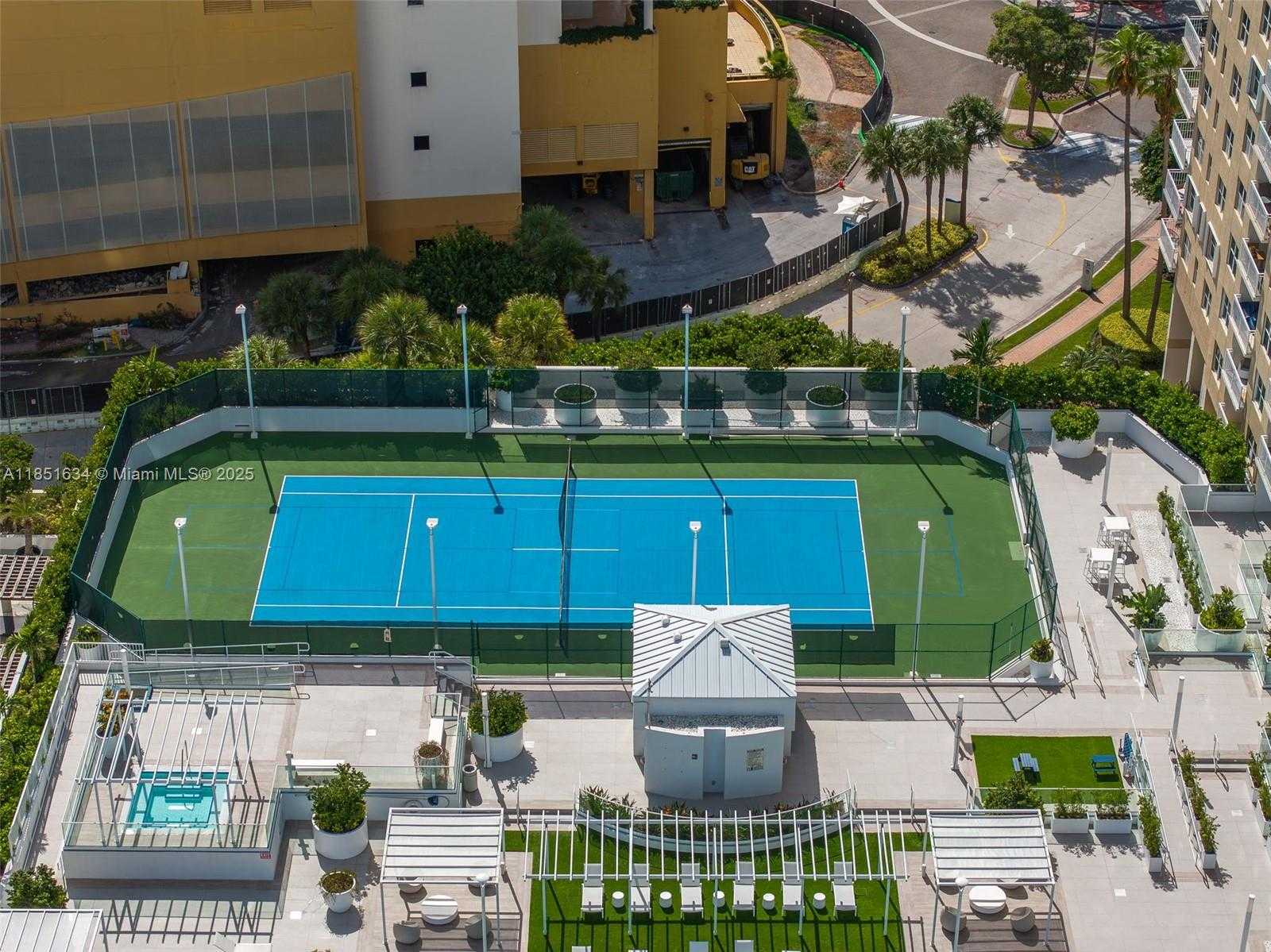 Small Image of 770 CLAUGHTON ISLAND DR #409, Miami Number 28