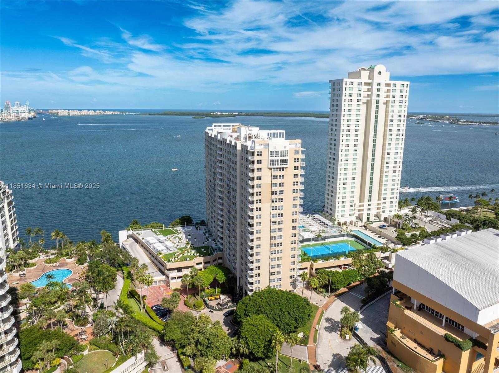 Small Image of 770 CLAUGHTON ISLAND DR #409, Miami Number 3