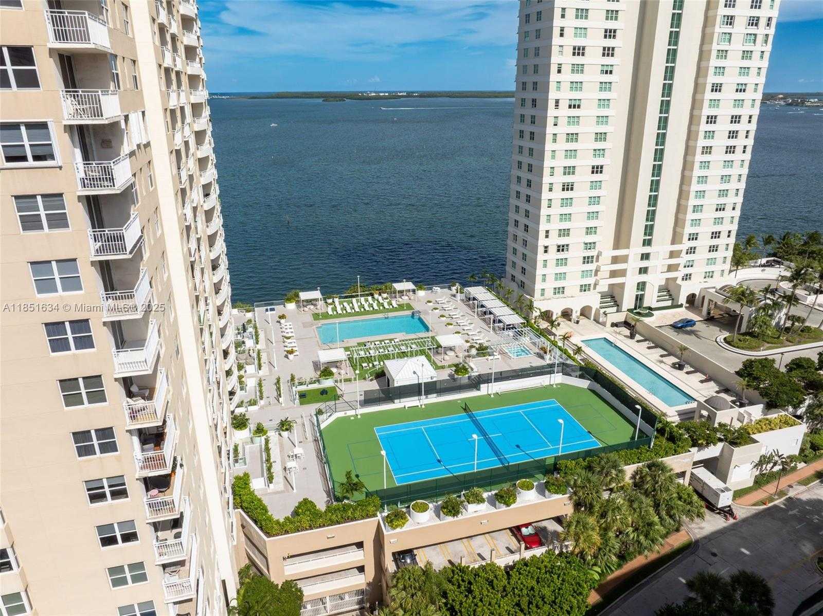 Small Image of 770 CLAUGHTON ISLAND DR #409, Miami Number 31