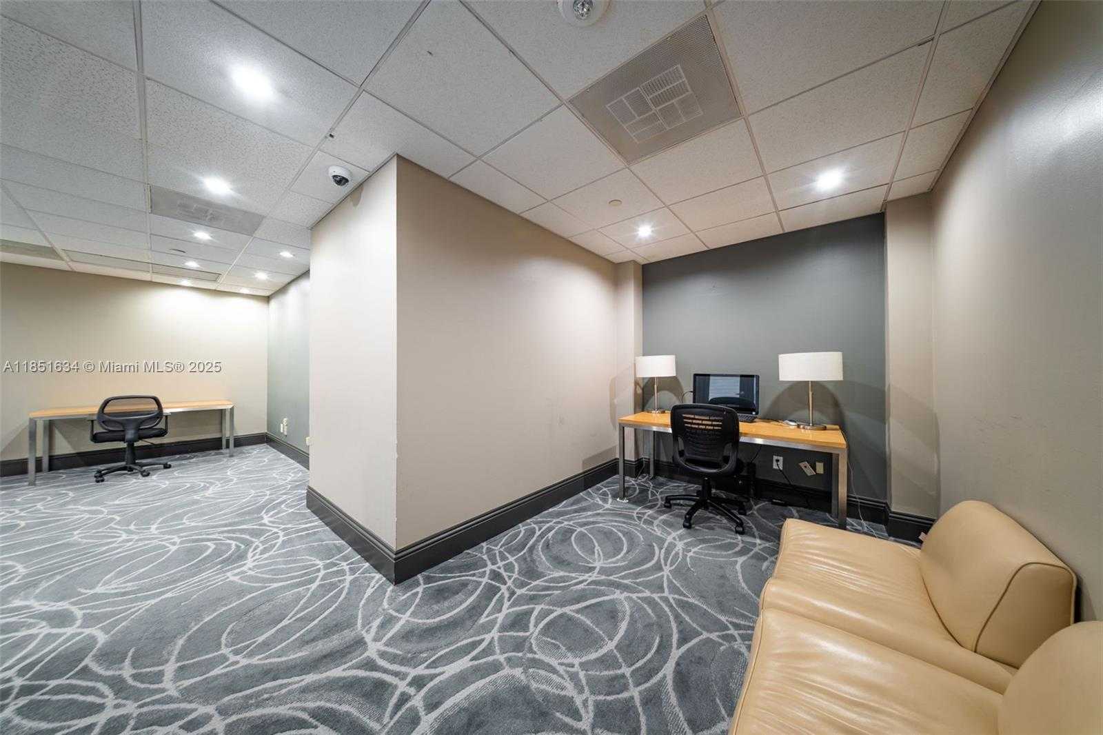 Small Image of 770 CLAUGHTON ISLAND DR #409, Miami Number 36