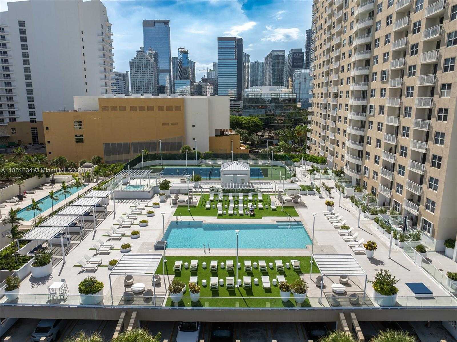 Small Image of 770 CLAUGHTON ISLAND DR #409, Miami Number 4