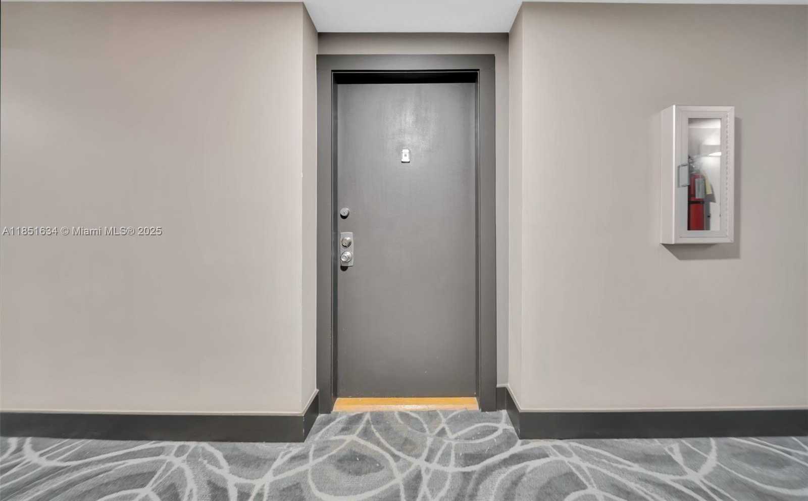 Small Image of 770 CLAUGHTON ISLAND DR #409, Miami Number 5