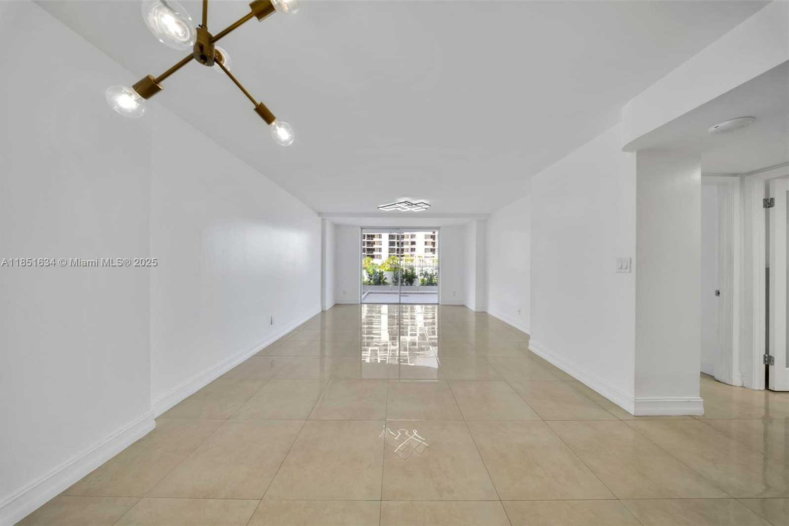 Small Image of 770 CLAUGHTON ISLAND DR #409, Miami Number 6