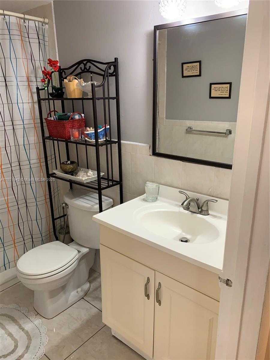 Small Image of 2025 NORTH EAST 164TH ST #808, North Miami Beach Number 11