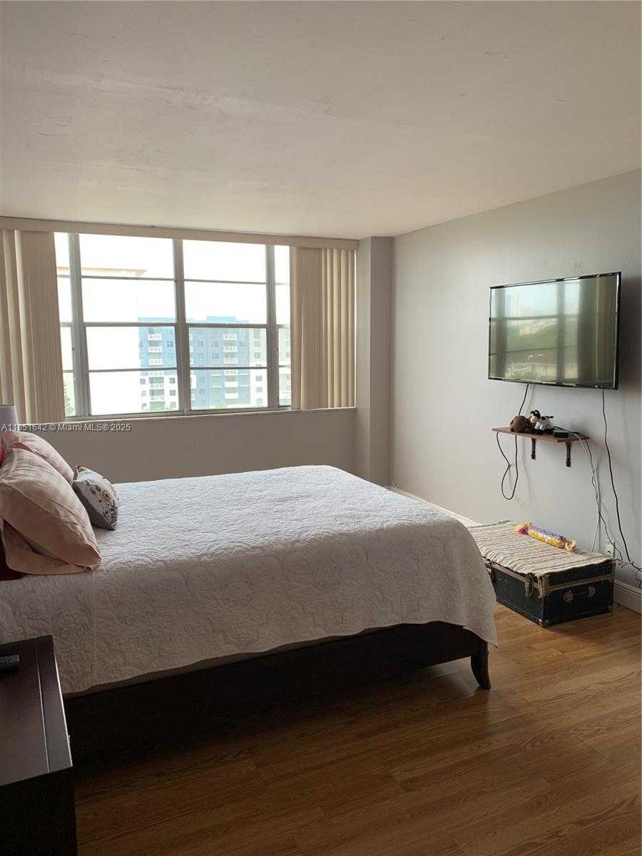 Small Image of 2025 NORTH EAST 164TH ST #808, North Miami Beach Number 4