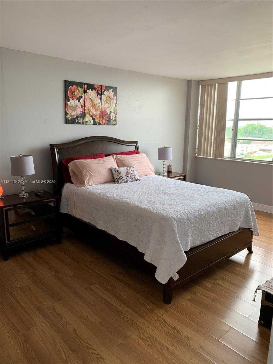 Small Image of 2025 NORTH EAST 164TH ST #808, North Miami Beach Number 8