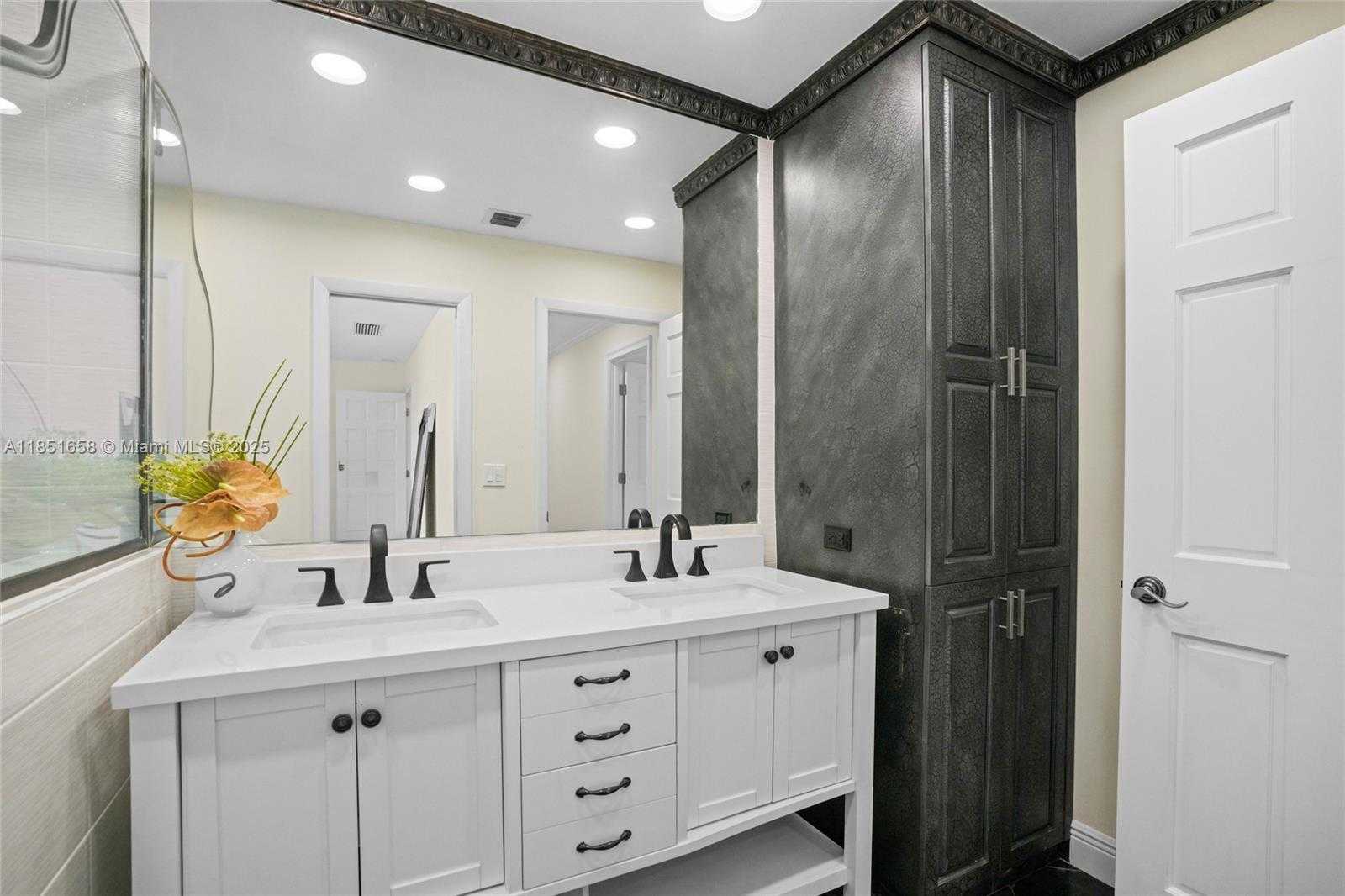 Small Image of 3650 NORTH 36TH AVE #29, Hollywood Number 13