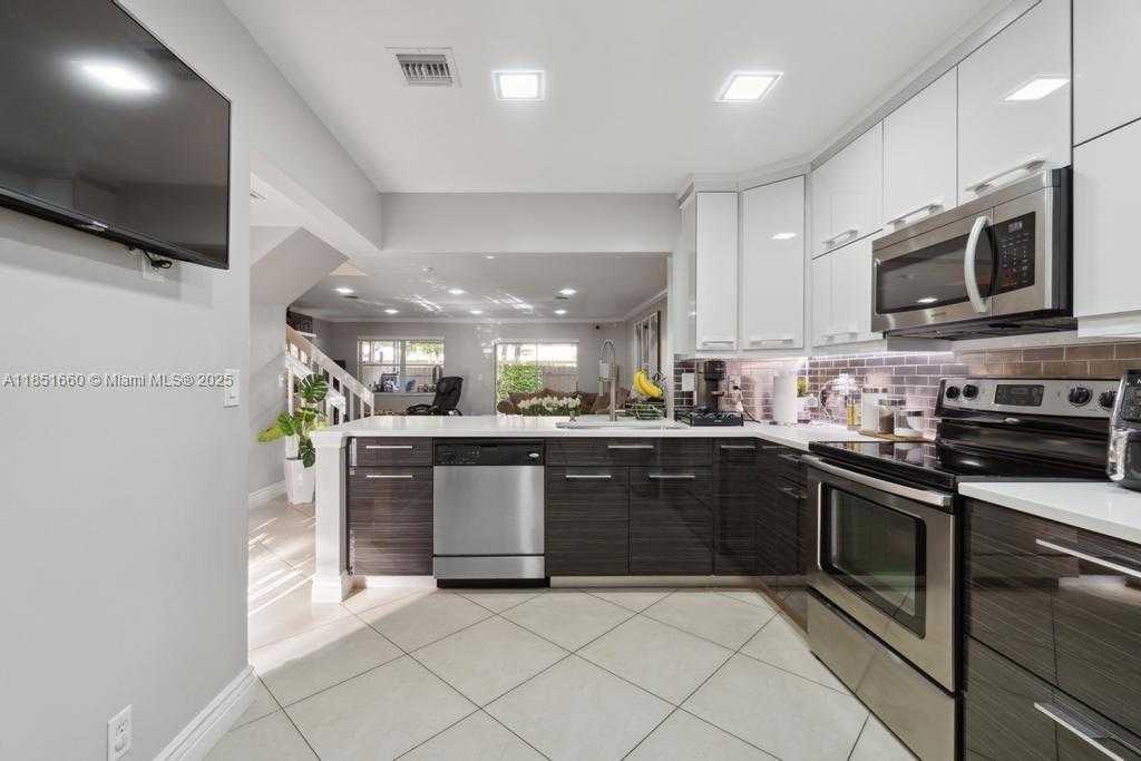 Small Image of 3659 NORTH WEST 91ST LN, Sunrise Number 10