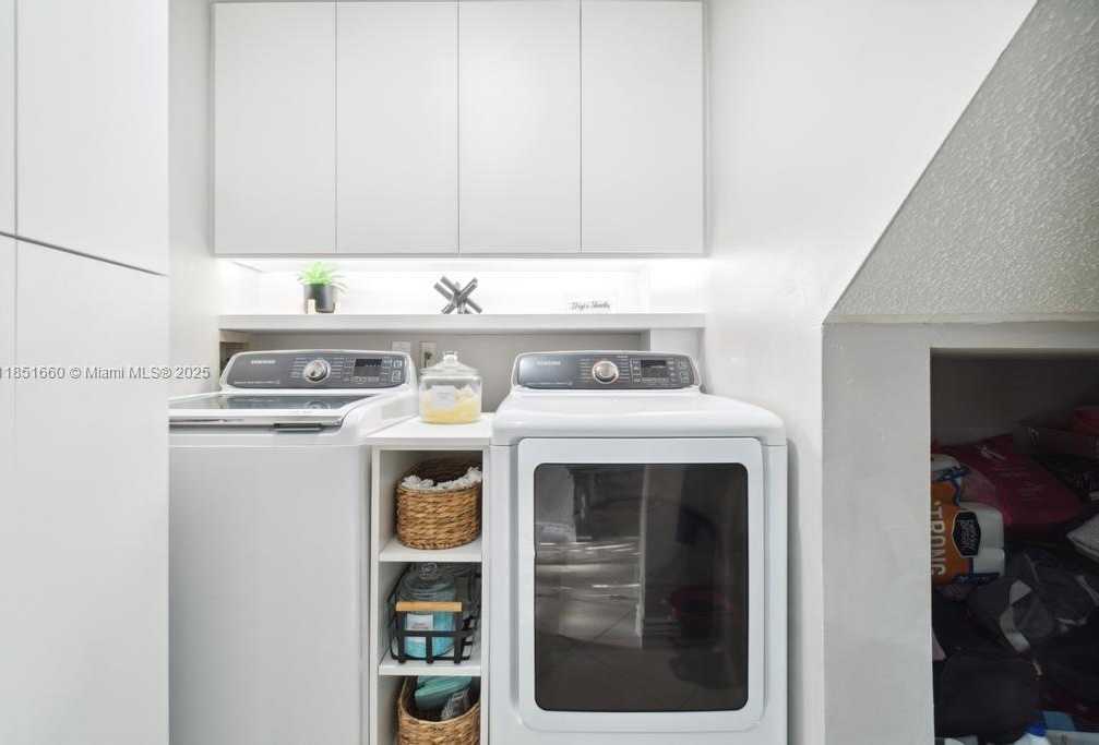 Small Image of 3659 NORTH WEST 91ST LN, Sunrise Number 6