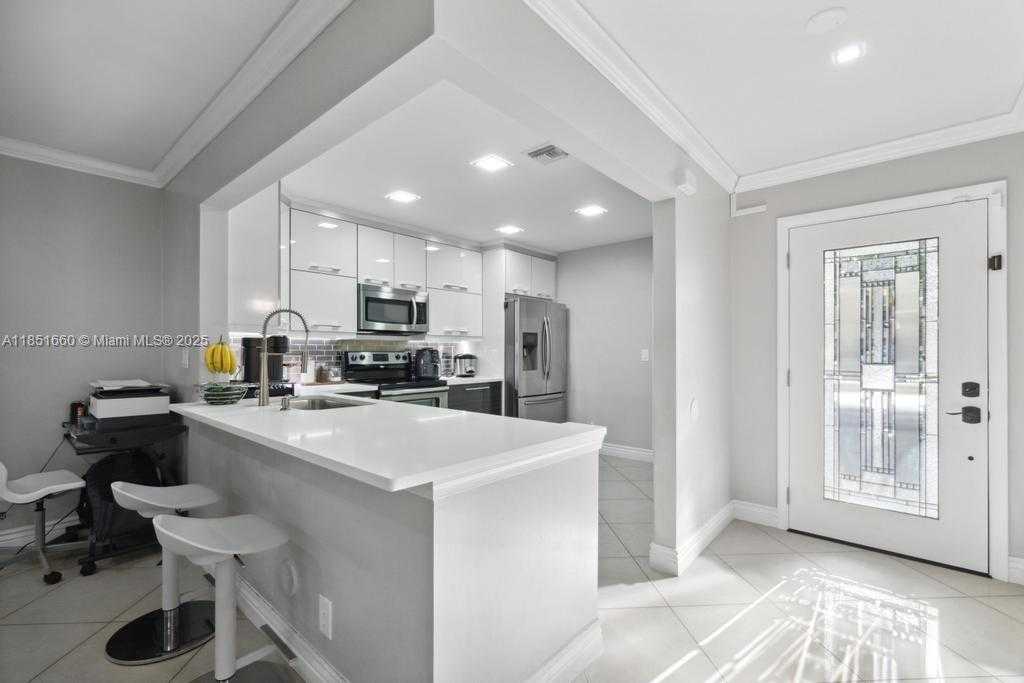 Small Image of 3659 NORTH WEST 91ST LN, Sunrise Number 7