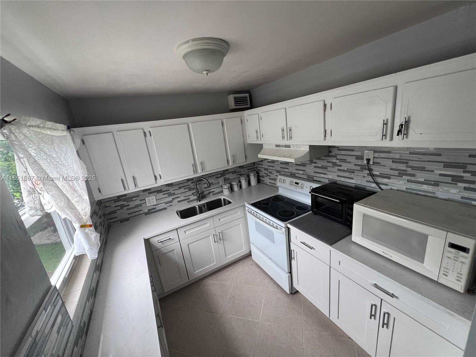 Small Image of 240 NORTHAMPTON L #240, West Palm Beach Number 5