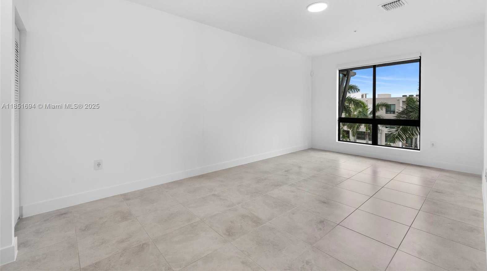 Small Image of 4636 NORTH WEST 84TH AVE #43, Doral Number 16