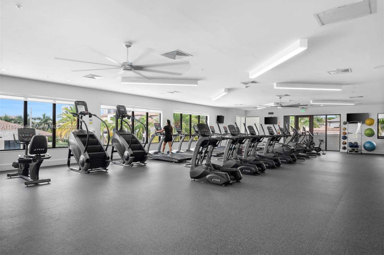 Small Image of 4636 NORTH WEST 84TH AVE #43, Doral Number 32