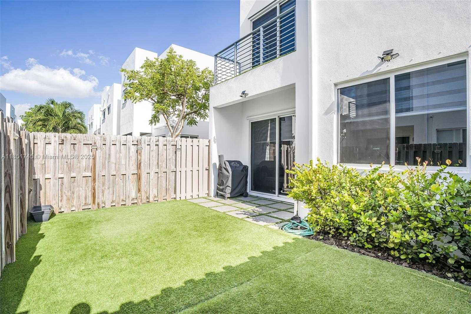 Small Image of 10263 NORTH WEST 72ND ST, Doral Number 24