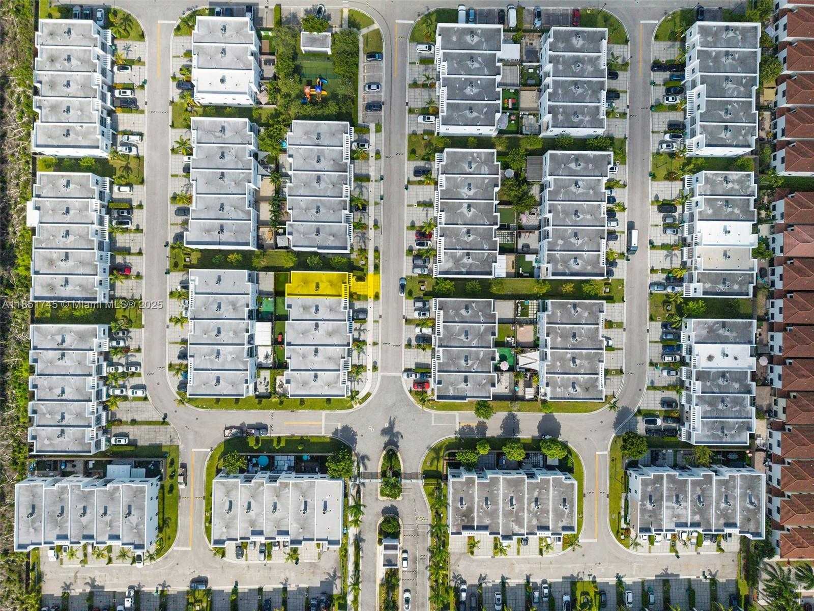Small Image of 10263 NORTH WEST 72ND ST, Doral Number 26