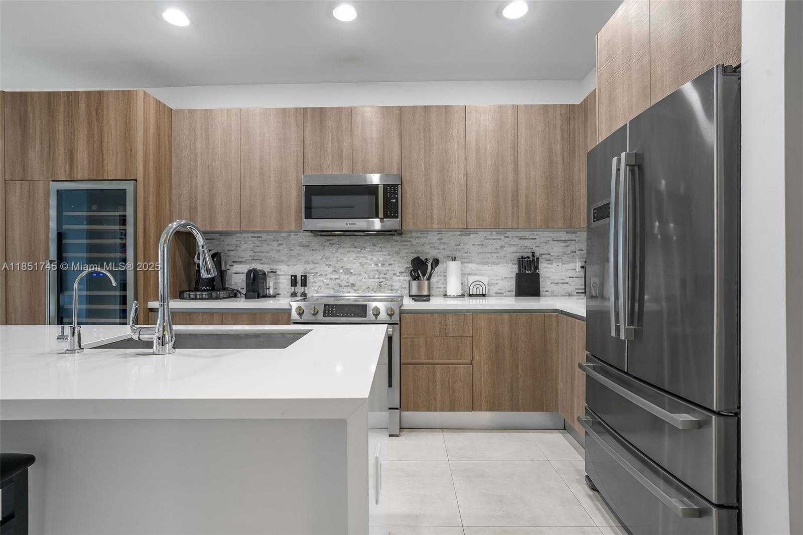 Small Image of 10263 NORTH WEST 72ND ST, Doral Number 4