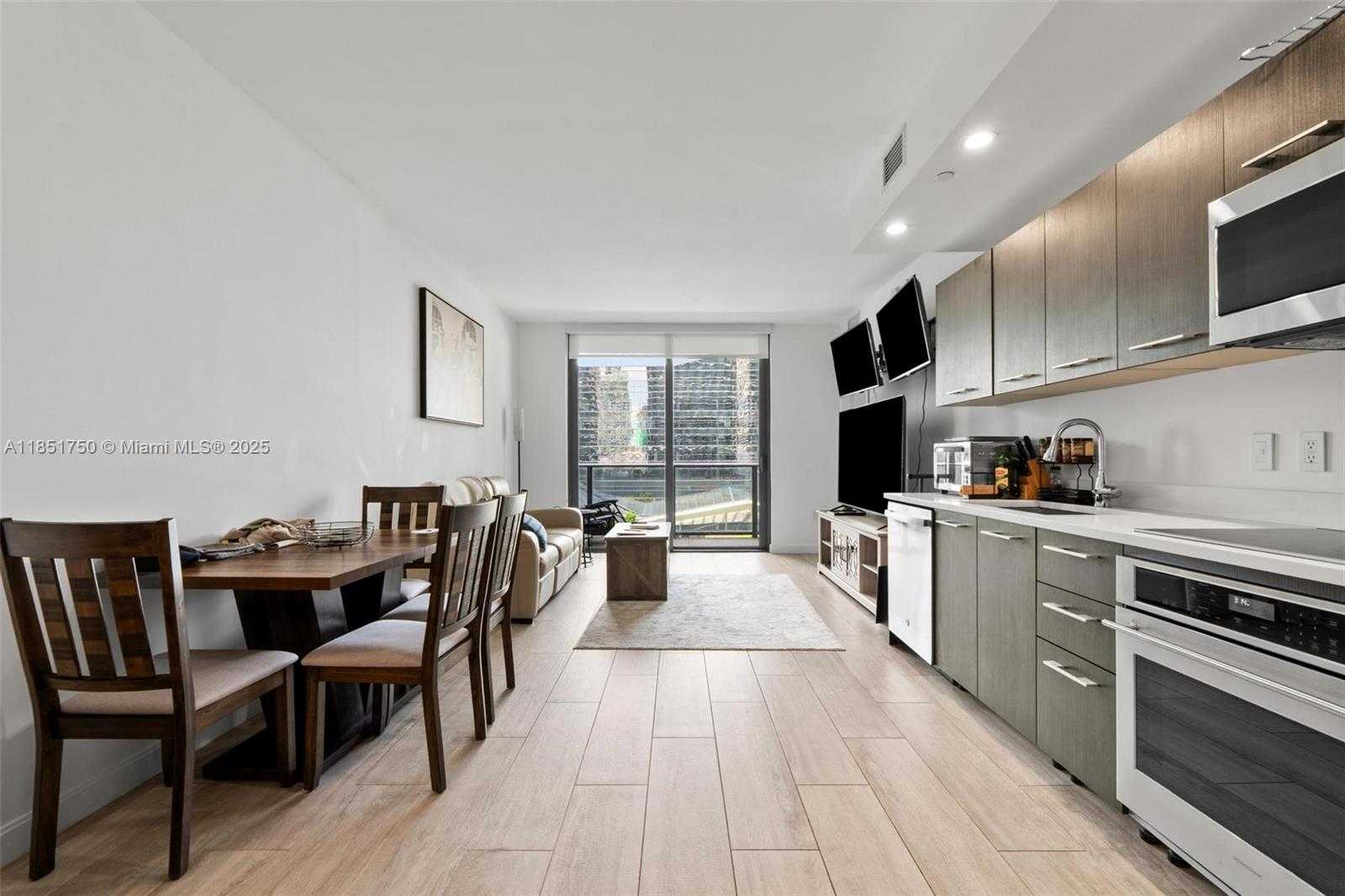Small Image of 45 SOUTH WEST 9TH ST #1109, Miami Number 3