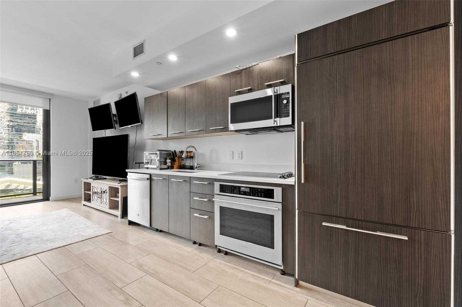 Small Image of 45 SOUTH WEST 9TH ST #1109, Miami Number 4