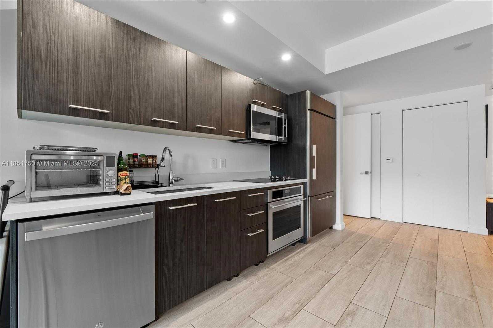 Small Image of 45 SOUTH WEST 9TH ST #1109, Miami Number 5