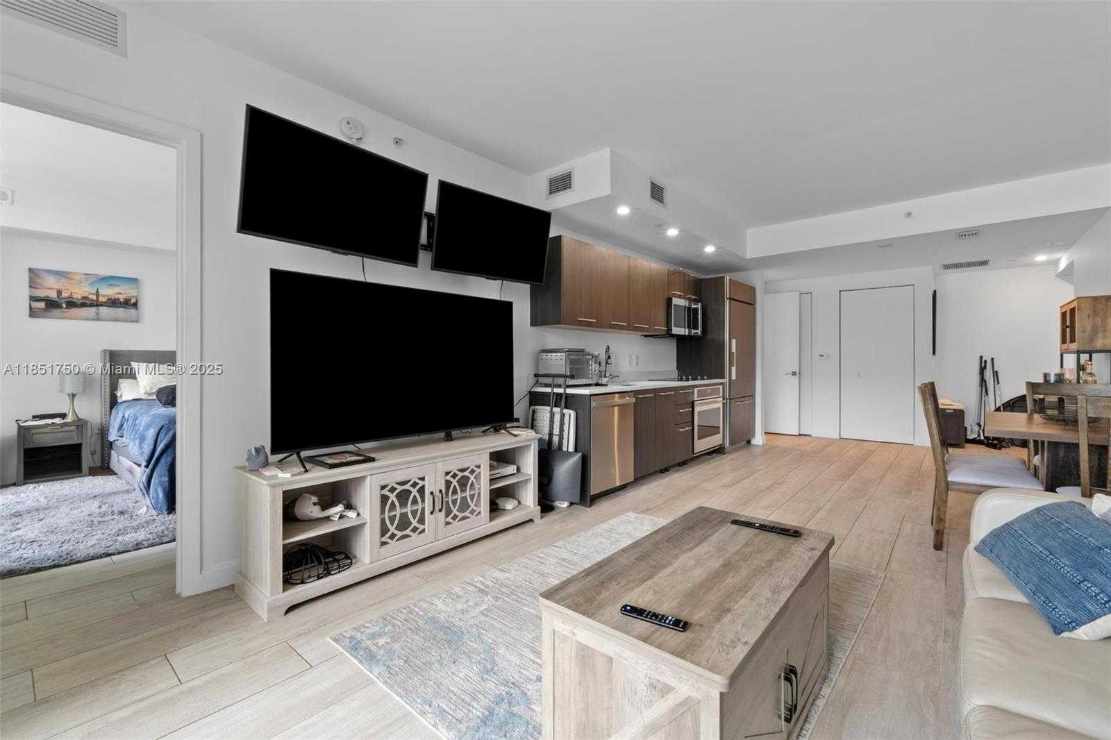 Small Image of 45 SOUTH WEST 9TH ST #1109, Miami Number 7