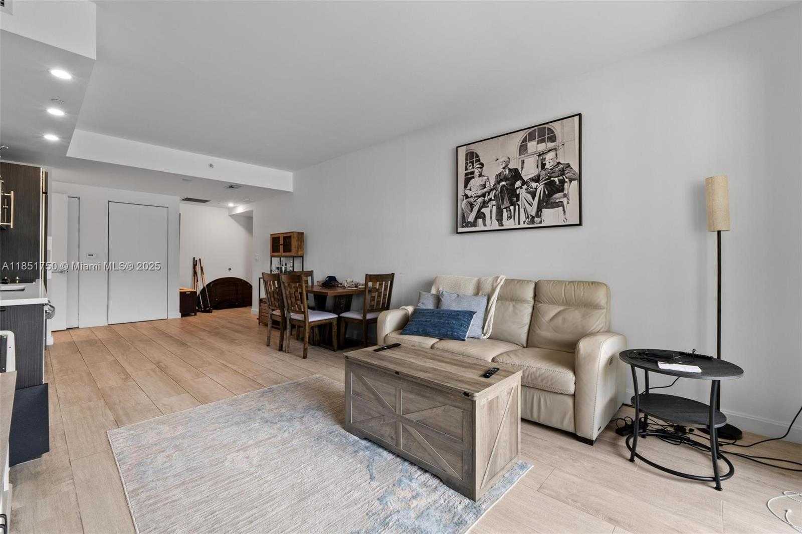 Small Image of 45 SOUTH WEST 9TH ST #1109, Miami Number 8