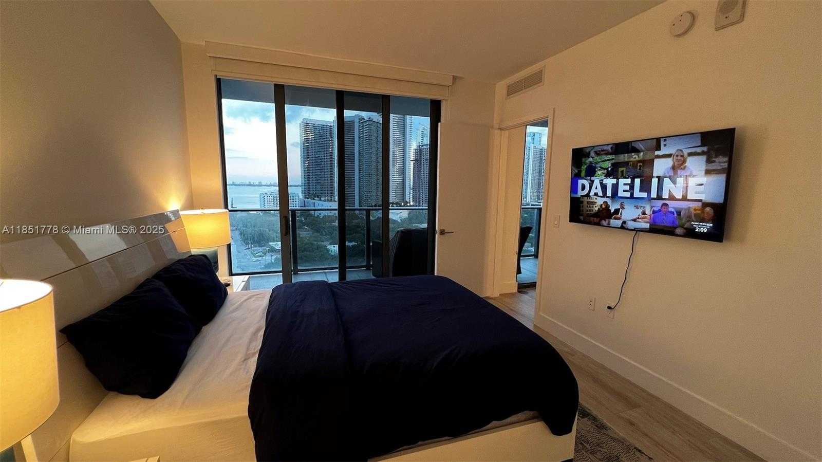 Small Image of Miami Number 12