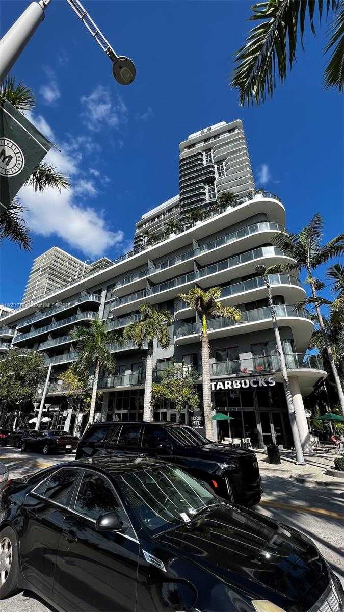 Small Image of Miami Number 32