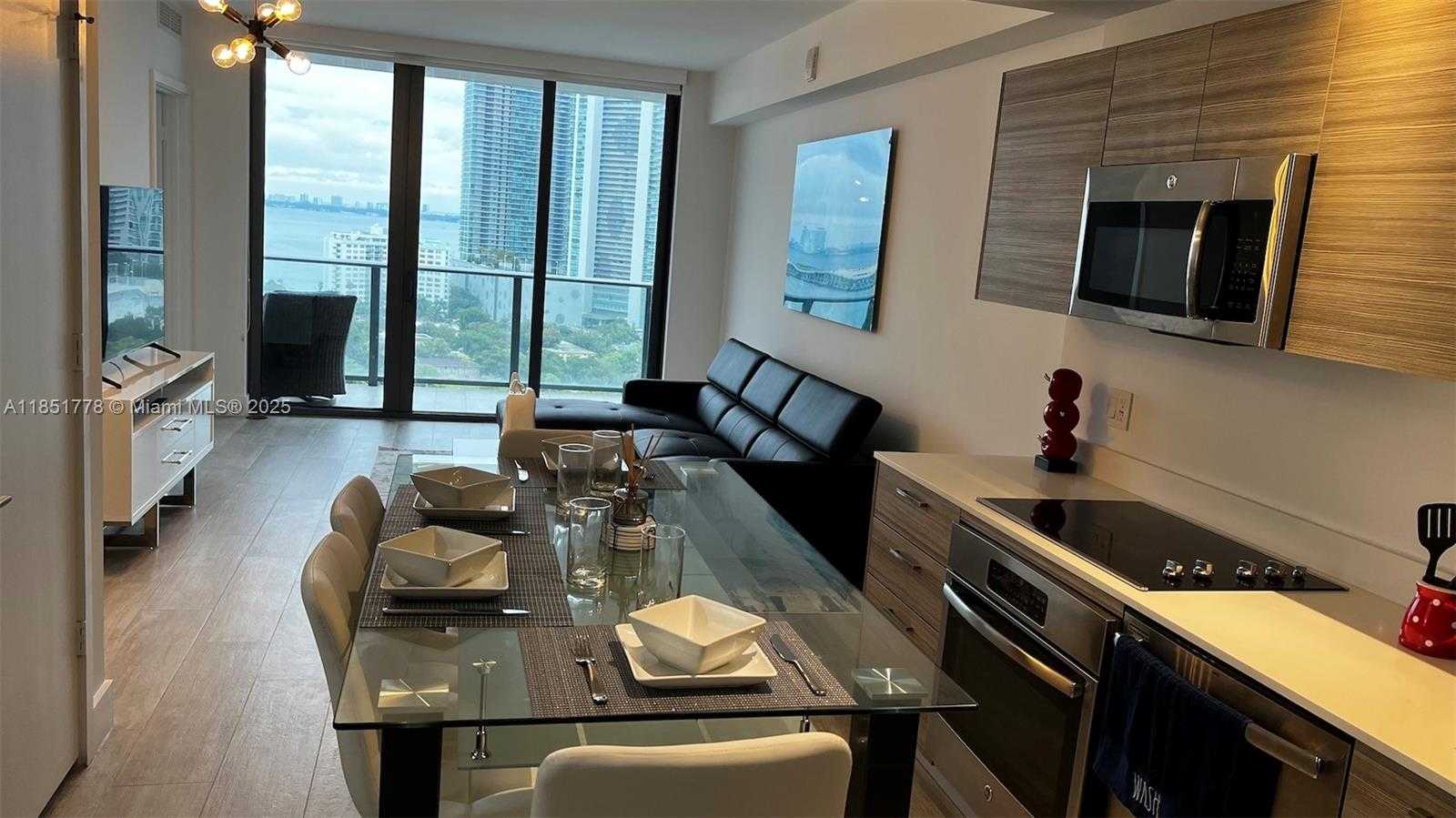 Small Image of Miami Number 8