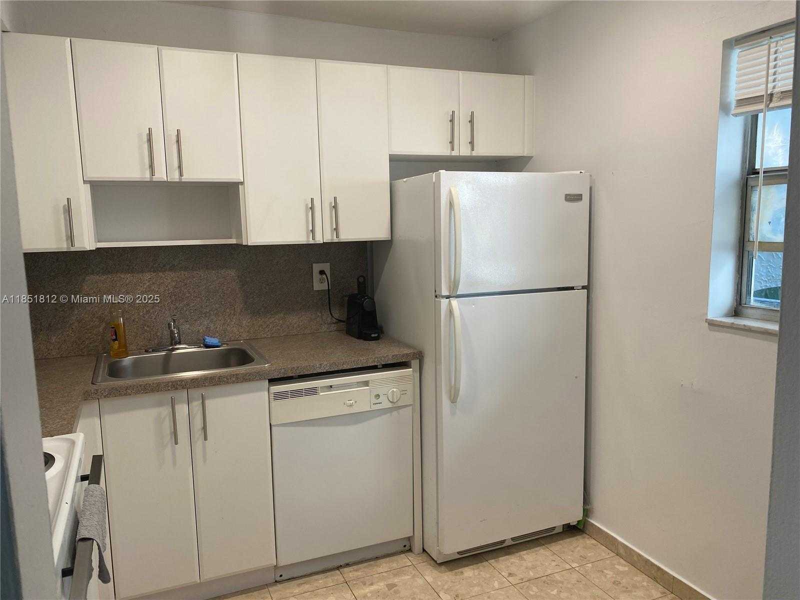 Small Image of 1605 MERIDIAN AVE #202, Miami Beach Number 13