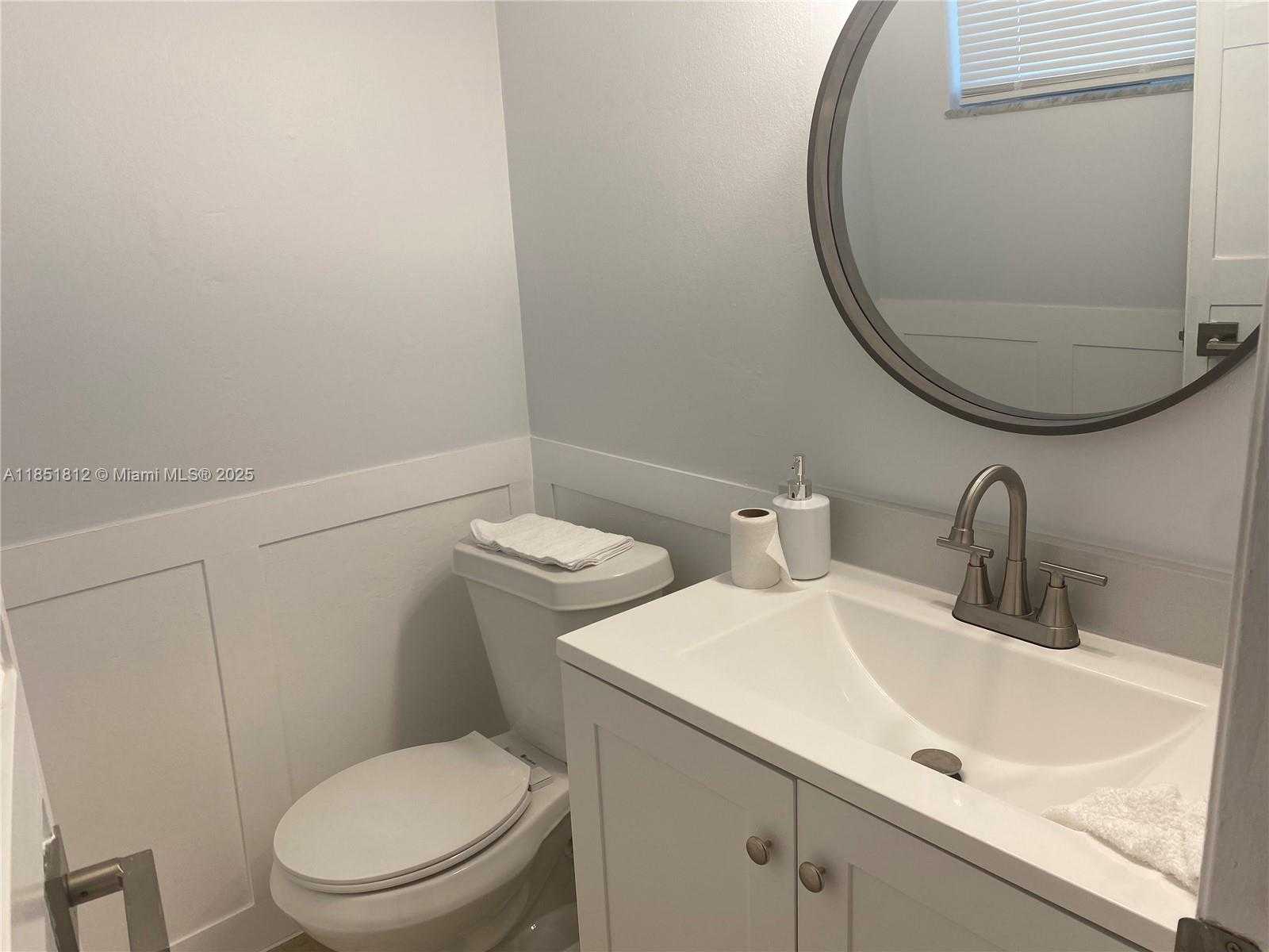 Small Image of 1605 MERIDIAN AVE #202, Miami Beach Number 14
