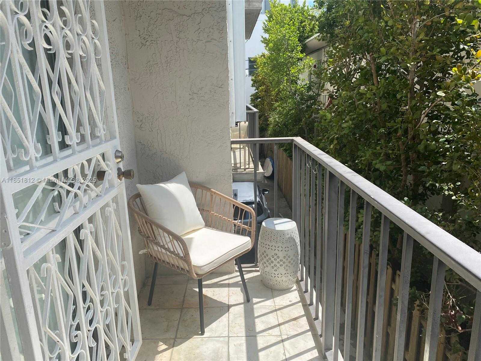 Small Image of 1605 MERIDIAN AVE #202, Miami Beach Number 15