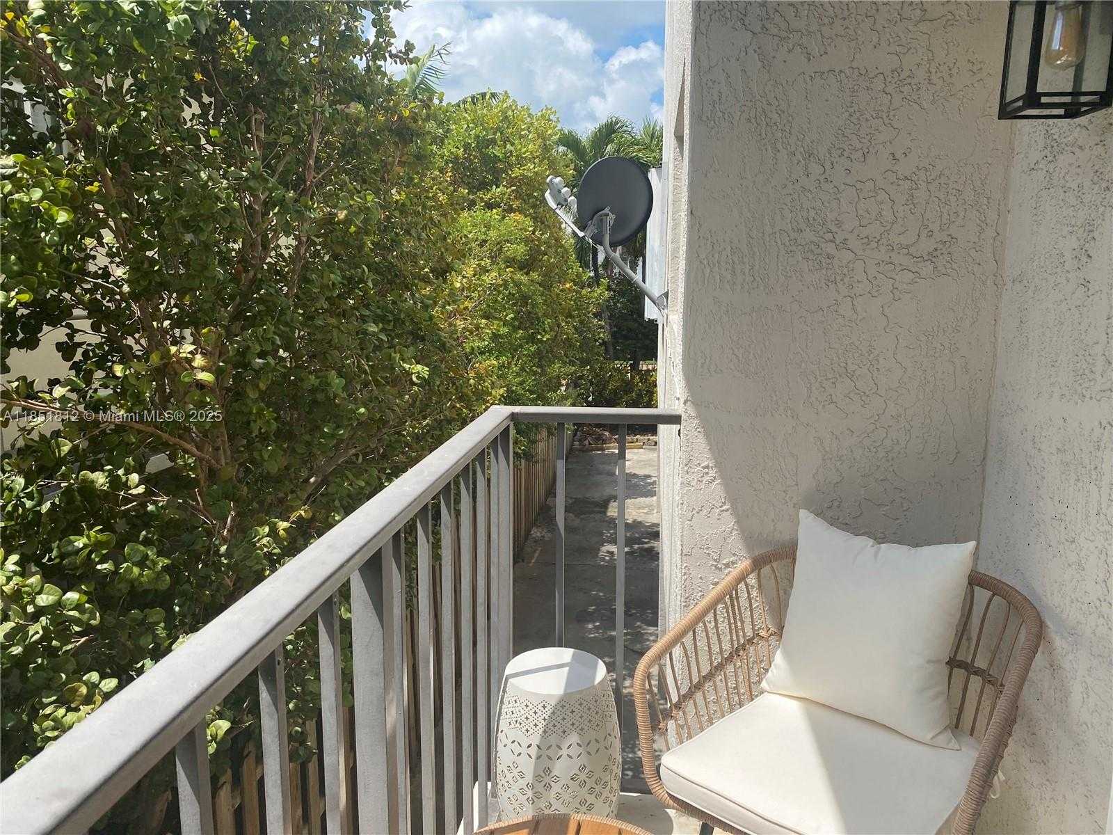 Small Image of 1605 MERIDIAN AVE #202, Miami Beach Number 16