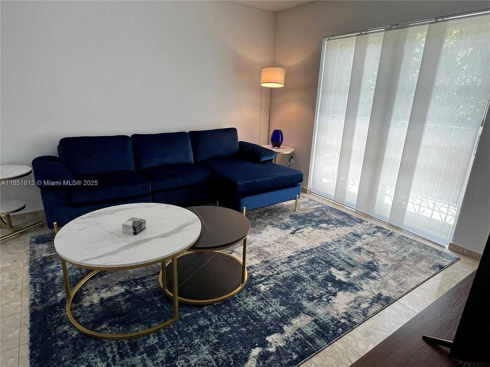 Small Image of 1605 MERIDIAN AVE #202, Miami Beach Number 2